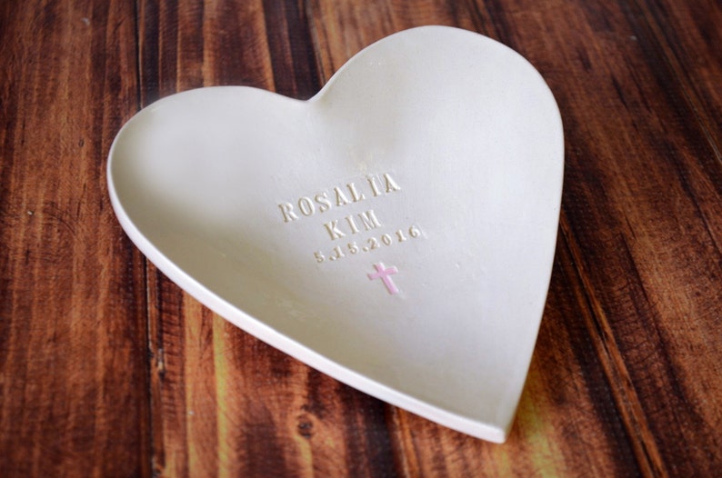 This heart bowl is a perfect baptism, christening, communion or confirmation gift! Made of ceramic and can be personalized.