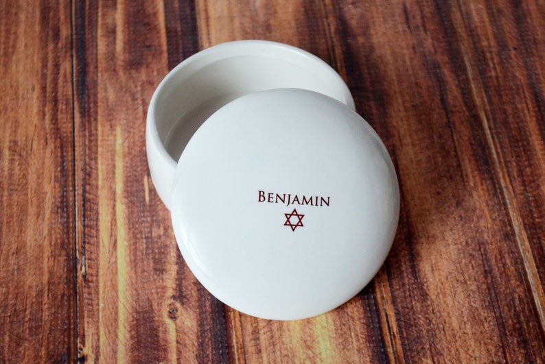 This lovely personalized round keepsake box would be a perfect Bar Mitzvah or Bat Mitzvah gift.