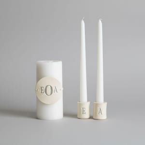 Spersonalizowany zestaw ceramicznych świec jedności, z monogramem, na ceremonię ślubną