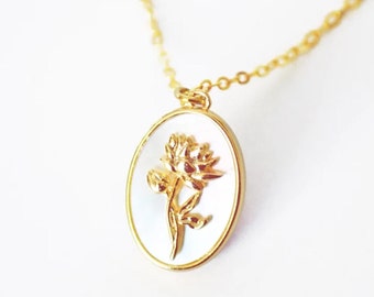 Collar de perlas con flor de nacimiento de julio y nenúfar, collar para mamá, collar personalizado para combinar con otras prendas, regalo de nacimiento