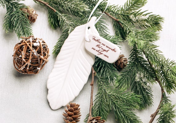 15 Feather Christmas Decorations And Ornaments - Shelterness