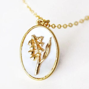 May Birth Flower Necklace, Pearl Lily of the Valley Birth Month Flower Necklace, Mom Necklace, Personalized Layering Necklace, Push Present