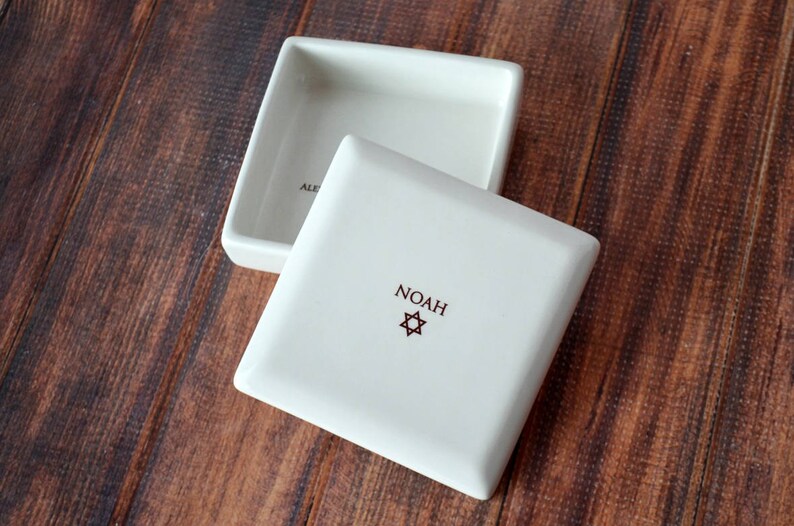This lovely personalized square keepsake box would be a perfect Bar Mitzvah or Bat Mitzvah gift.