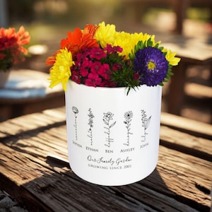 Pot de fleurs personnalisé, notre jardin familial avec fleurs du mois de naissance, cadeau pour grand-mère ou maman, 6,25 po. H x 5,25 po. dia.
