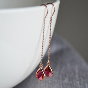 Rubinfärgade örhängen med tråd, fin juli-födelsesten, juli-födelsedagspresent, brudtärnegåva - guld, silver eller roséguld