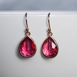 Boucles d'oreilles rubis, bijoux avec pierre de naissance en juillet, cadeau d'anniversaire en juillet, goutte de rubis, boucles d'oreilles de demoiselle d'honneur, cadeau d'anniversaire pour elle, Saint-Valentin