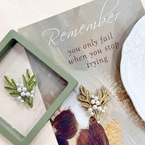 Botanical Pearl Leaf Brooch Pin with Gift Box, Vintage Floral Brooch for Women, Elegant Plant Jewelry, Sweater Scarf Pin, Birthday Gift