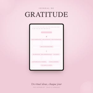 Peut inclure: Un journal de gratitude numérique affiché sur un écran de tablette avec un fond rose clair. L'interface comprend un calendrier, des invites quotidiennes pour la réflexion du matin et du soir, et des sections pour les intentions et notes.