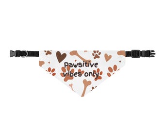 Bandana para cachorro "Só vibrações positivas", presente divertido para o pescoço do seu pet, lenço fofo para cachorrinho, presente personalizado para donas de cachorro, coleira resistente e ajustável para animais de estimação.