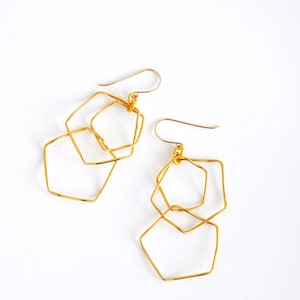Gold minimalist earrings, Dangle and drop earrings