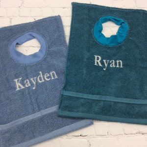 Babero de toalla, babero personalizado, regalo para niños pequeños, regalo de cumpleaños, babero para personas mayores, babero para adultos protector de ropa, cubierta de ropa para adultos, babero para niños pequeños