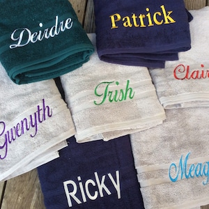 Personalized Bath Towel, Monogrammed Towel, Cotton Bathroom Decor with Name Embroidery, Unique Custom Gift for Housewarming and Christmas