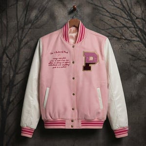Rosa Varsity Letterman-jacka för kvinnor – LoveShack-inspirerad college streetwear med läderärmar