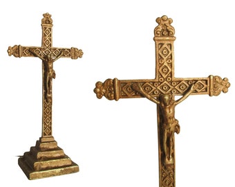 Stary metalowy krzyż krucyfiks z lat 40. XX wieku, religia, duchowość, Croix Art Populaire, Jezus Chrystus