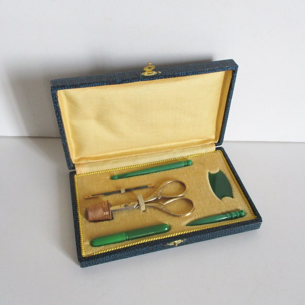 Antique French sewing box 1950s, Scissors Needle set, Vintage green box, France Trousse boite couture cuir