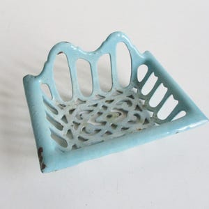 Antique vintage french cast iron enamel Soapdish 1930s, Blue Enamelware, Rustic bathroom, Porte-savon fonte émaillée bleu, France