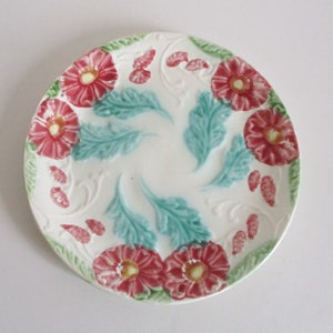 Antique french majolica flowers plate, 1930s, Vintage dish, Assiette barbotine fleurs