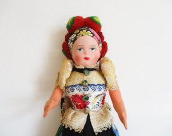 Muñeca grande folclórica vintage de la década de 1950 Muñeca de tela ropa antigua, Poupée folklorique ancienne Toy Jouet