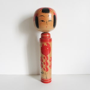 Vintage wooden Kokeshi 1950s Signed, Japanese Nesting Doll Japan Poupée bois japonaise Antique Japan