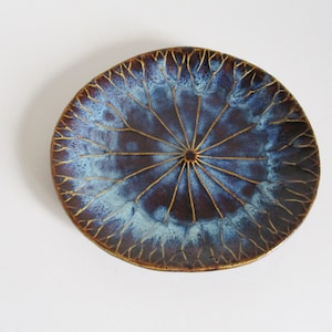 Vintage French stoneware plate dish 1960s, Blue decor, Assiette ancienne Plat grès décor bleu