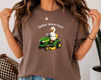 Father Mows Best Funny Goose Lawn Mower PNG: Dad Humor Gardening png Yard Work Design (Digital Download)