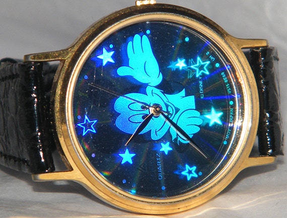 Vintage Retired Disney Mickey Mouse V515-8A00 Hologram Quartz Character Watch