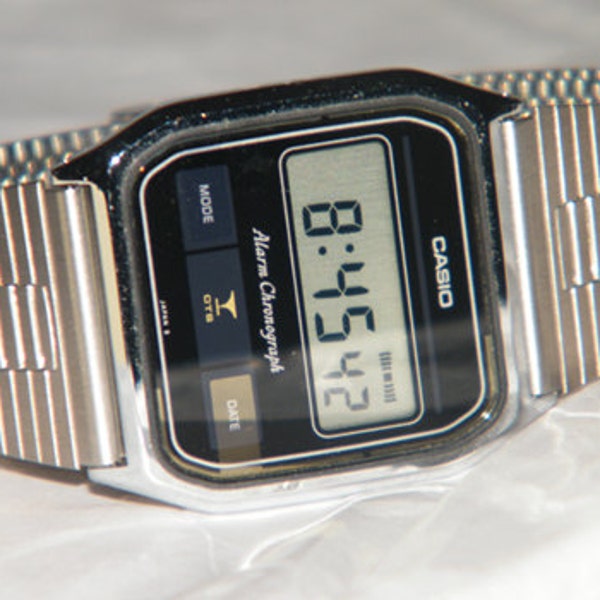 RESERVE DUNI - 1984 Classic Casio SA100 Digital Chrono Alarm Watch Original Stainless Steel Band