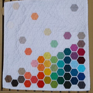 Quilt Pattern, Falling Hexies, Hexagon English Paper Piecing, Make Wall Hanging, Home Decor, Rainbow, Simple