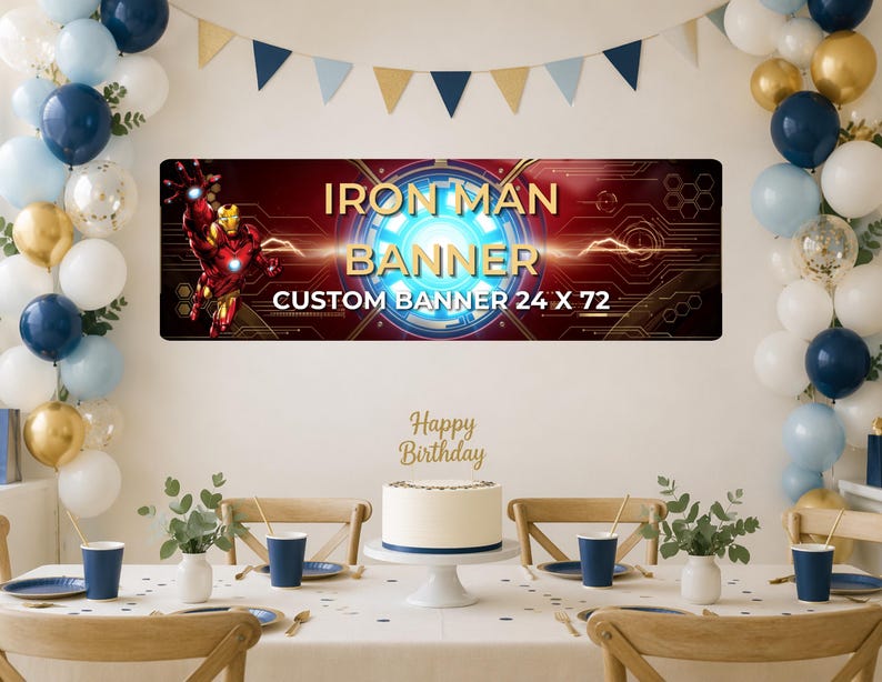 Puede incluir: Una pancarta rectangular de Iron Man con un gr&aacute;fico central de un reactor arc azul brillante, im&aacute;genes de armadura roja y dorada, y el texto IRON MAN BANNER CUSTOM BANNER 24 X 72, exhibida sobre un pastel de cumplea&ntilde;os blanco en una mesa.