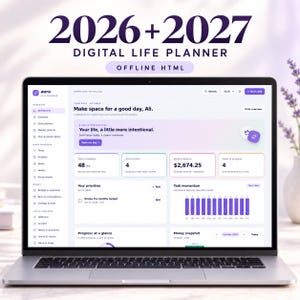 Op de afbeelding: Een laptopscherm met de 2026+2027 Digital Life Planner, een offline HTML-interface. Het dashboard bevat een zijmenu, voortgangsstatistieken voor taken, een maandsaldo van $2.674,25, het bijhouden van gewoontes en een staafdiagram voor taken.