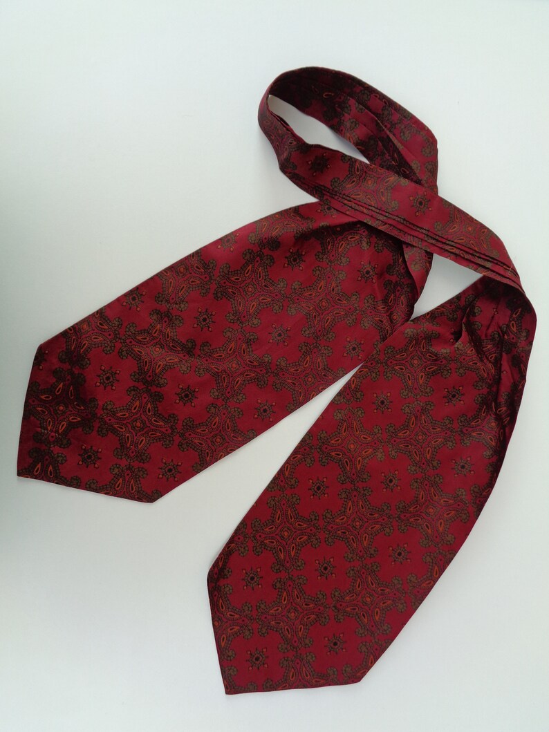 Dandy Peacock Victorian Steampunk Vintage 1960/'s Red Pattern Ascot Cravat