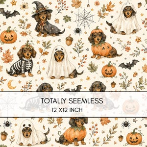 Könnte beinhalten: Ein nahtloses Muster mit Dackeln in Halloween-Kostümen wie Geistern, Kürbissen und Skeletten, durchsetzt mit Kürbislaternen, Fledermäusen, Spinnen und Herbstblättern auf cremefarbenem Grund. Der Text lautet TOTALLY SEAMLESS 30,48 X 30,48 CM.