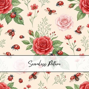 Könnte beinhalten: Ein nahtloses Muster mit Aquarellillustrationen von roten und rosafarbenen Rosen, grünen Blättern und Marienkäfern auf cremefarbenem Grund. Ein weißes horizontales Banner in der Mitte zeigt den schwarzen kursiven Text Seamless Pattern.