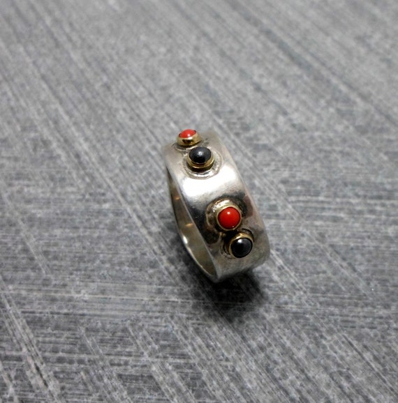 Silver and Gold Curved Ring With 4 Coral and Hematite Gems - Etsy