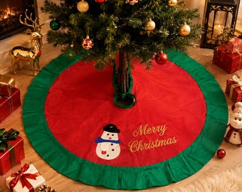 Personlig non-woven röd och grön julgranskjol, broderat efternamn, julgransdekoration, juldekoration för hemmet.