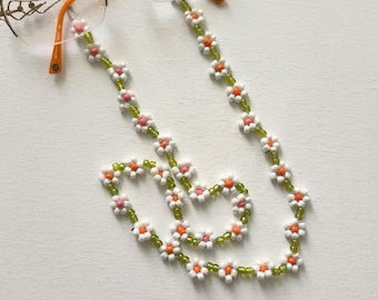 Eyeglass chain, Daisy eyeglass chain, christmas gift mother gift, gift girl, grandmother gift