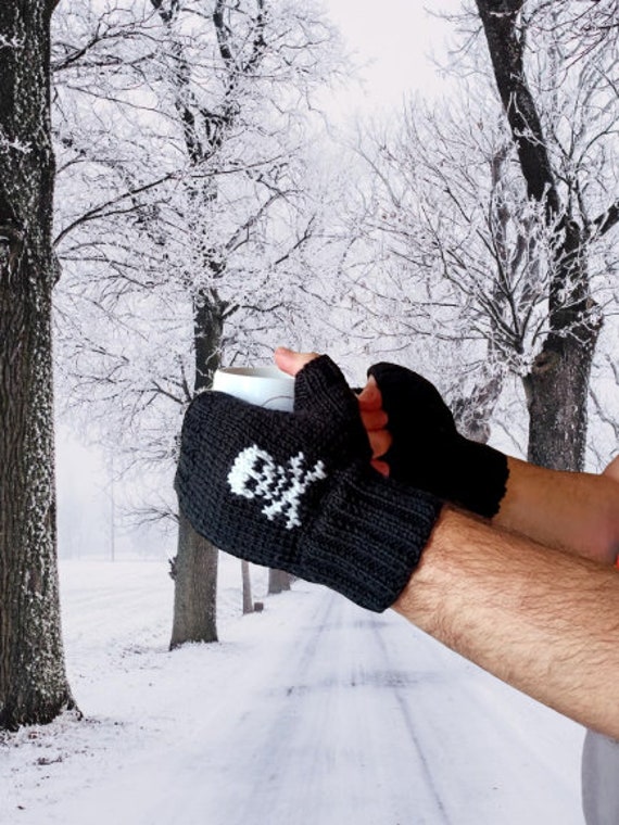Halloween gift, Halloween gloves, Hand-knitted fantastic skull gloves, black skull gloves, christmas gift