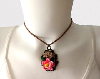 Crochet flower frame necklace, christmas gift, gift for her