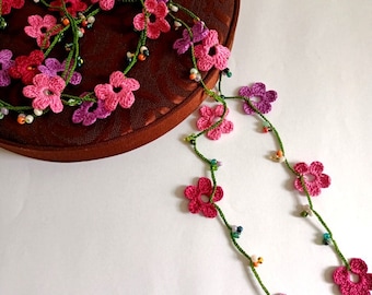 Gehäkelte Blumen Halskette, Häkelgeschenk, gehäkelte Halskette, Blumen Halskette, Frühlings Halskette, Ostergeschenk