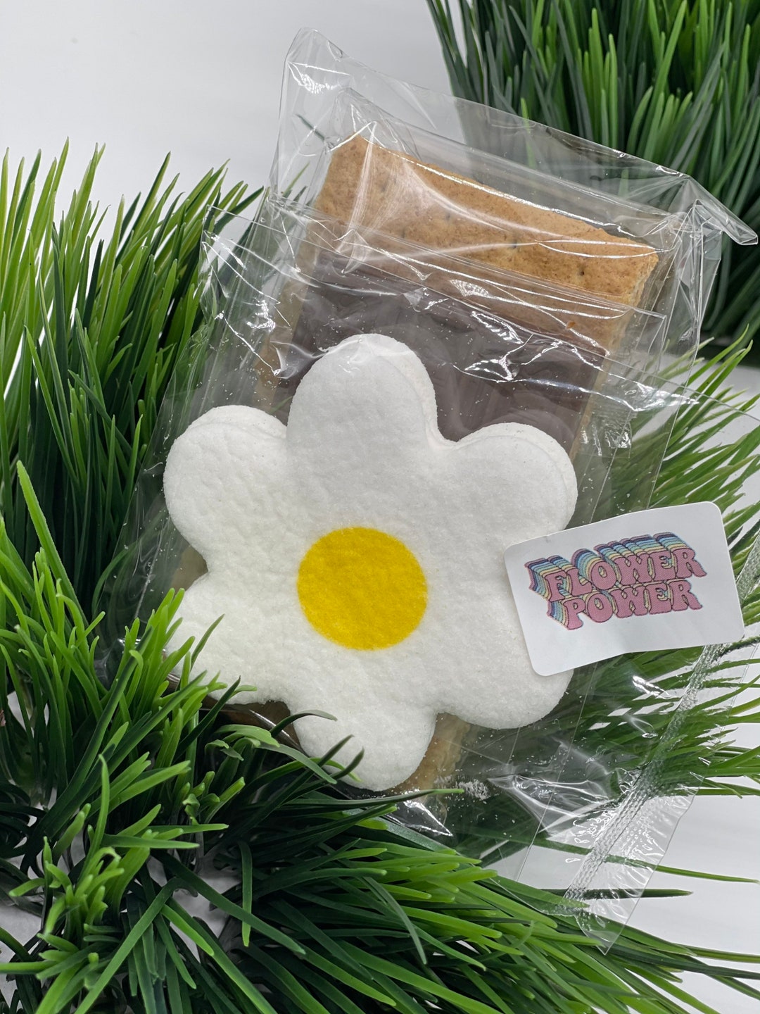 Daisy Party Favor. Smores Kit . Flower Favors . 70s Party Decor . Retro