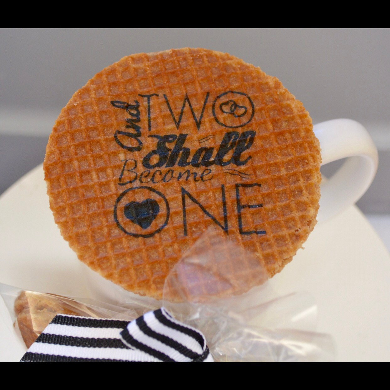 Personalized Wedding Favors | Stroopwafels Edible Wedding Favors | Unique Guest Takeaway | Cookie Favors | Bridal Shower Favors | Tea Party