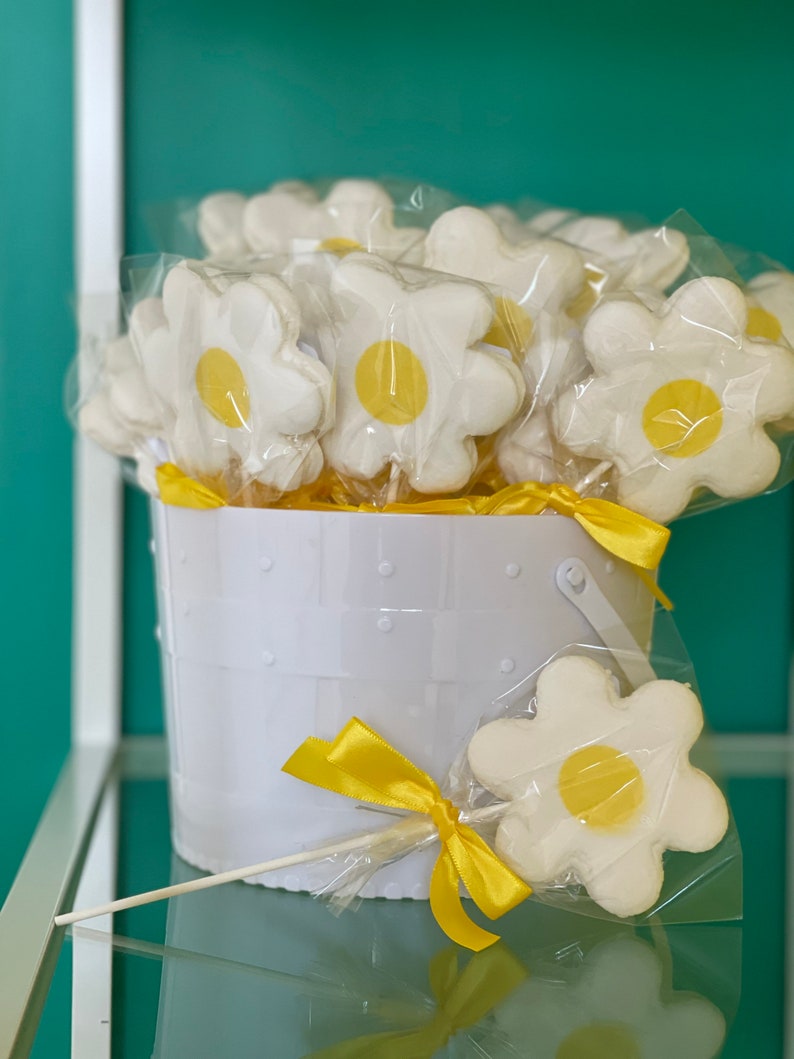 Flower Party Favor . Marshmallow Pop. Easter Candy . Garden Party. Boho Party. Summer Party. 70s party. Flower Favors. Groovy image 1