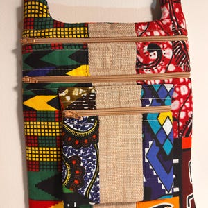 Sac bandoulière patchwork wax et jute – Sac fait main multicolore – 3 poches zippées – Pièce unique