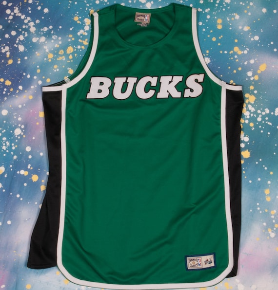 Milwaulkee BUCKS Basketball Jersey Size XL