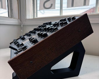 Supporto da scrivania angolato synthCube