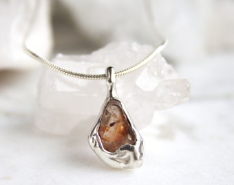 chocolade saffier ketting, ruwe saffier, ruwe saffier, zilveren sieraden, sterling zilver, gerecycled zilver