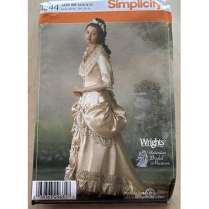 Lovely Victorian Bridal Gown Pattern UNCUT 4244 Size 14-20 Train Ruffle Cosplay