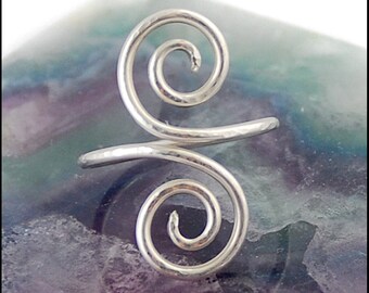 Double Swirl Silver Finger Adornment