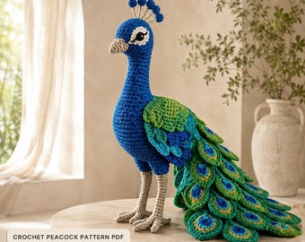 Patrón de ganchillo de pavo real en PDF, tutorial de amigurumi realista de ave, plumas de cola en capas.