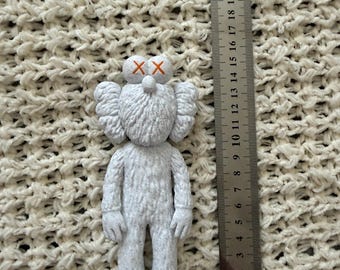 KAWS BFF Companion Figure Hypebeast – dekoracyjny stojak ekspozycyjny, druk 3D, designerska zabawka, dekoracja pokoju w stylu streetwear, prezent dla miłośników butów sportowych